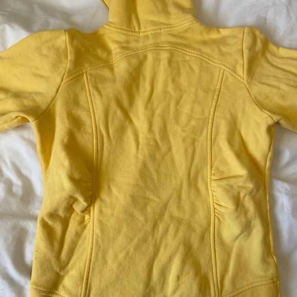 Yellow Tuff sweater. Barely worn - Picture 5 of 7